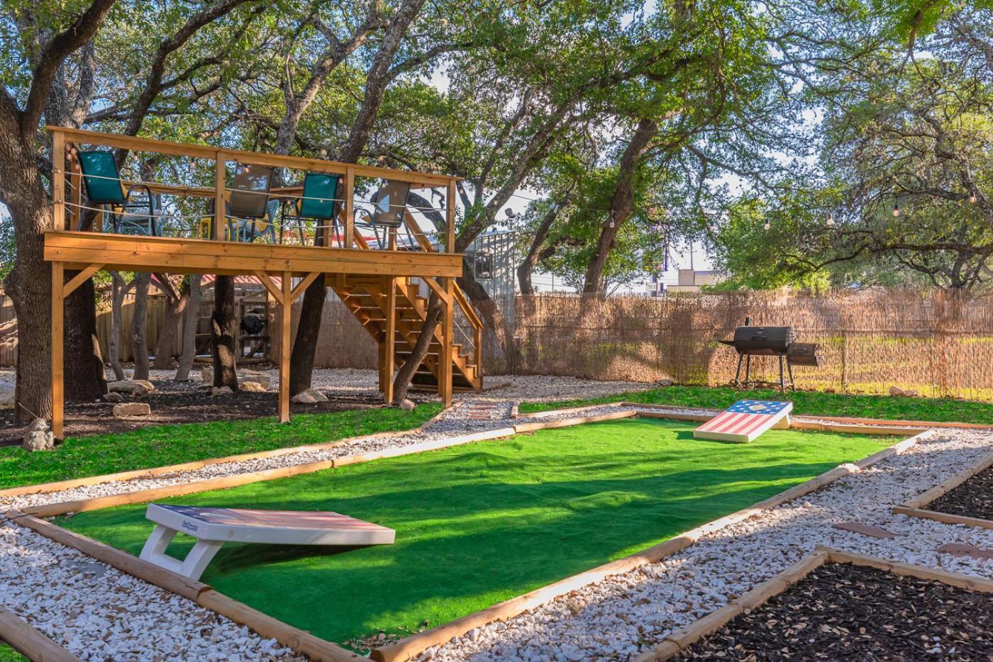 Luxurious Home With Hot Tub & Tree Deck By 6Flags ซานอันโตนิโอ ภายนอก รูปภาพ